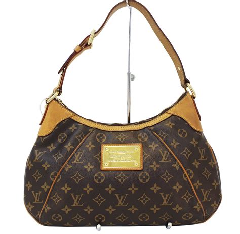 louis vuitton logo bag|louis vuitton signature bag.